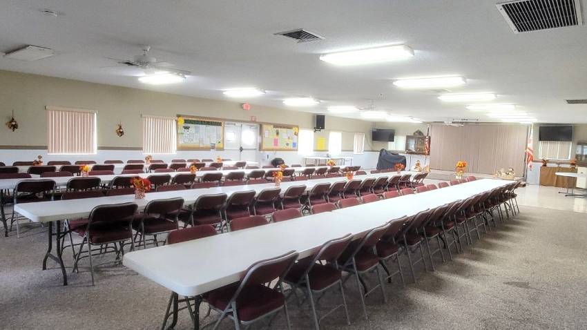 210 Sweet Circle a Winter Haven, FL Mobile or Manufactured Home for Sale